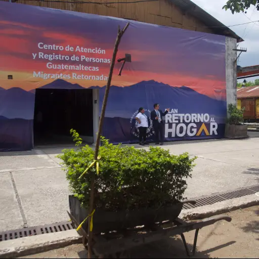 La parte frontal del Centro de Atención y Registro para Personas Migrantes. ,Omar Solís/Emisoras Unidas