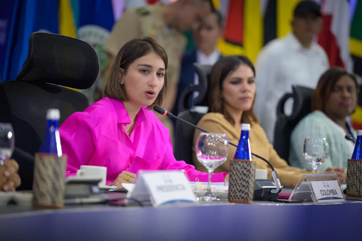 Canciller, Laura Sarabia., Foto X