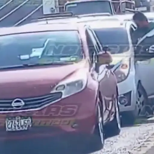 Nuevo caso de violencia en el tránsito. ,Captura de pantalla video X.