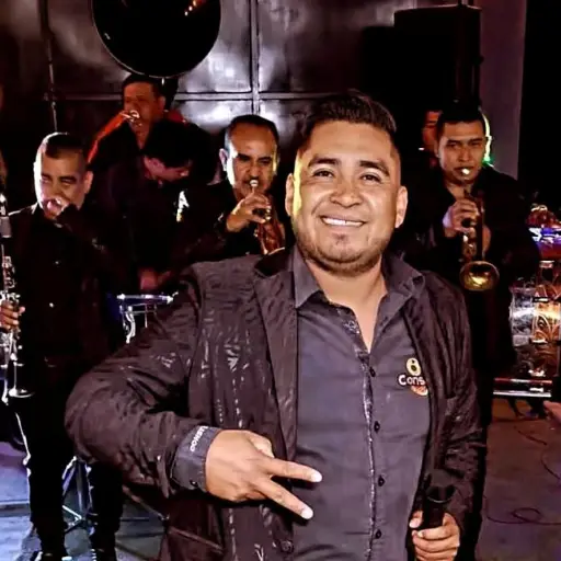 Isaac Luna ,Redes sociales