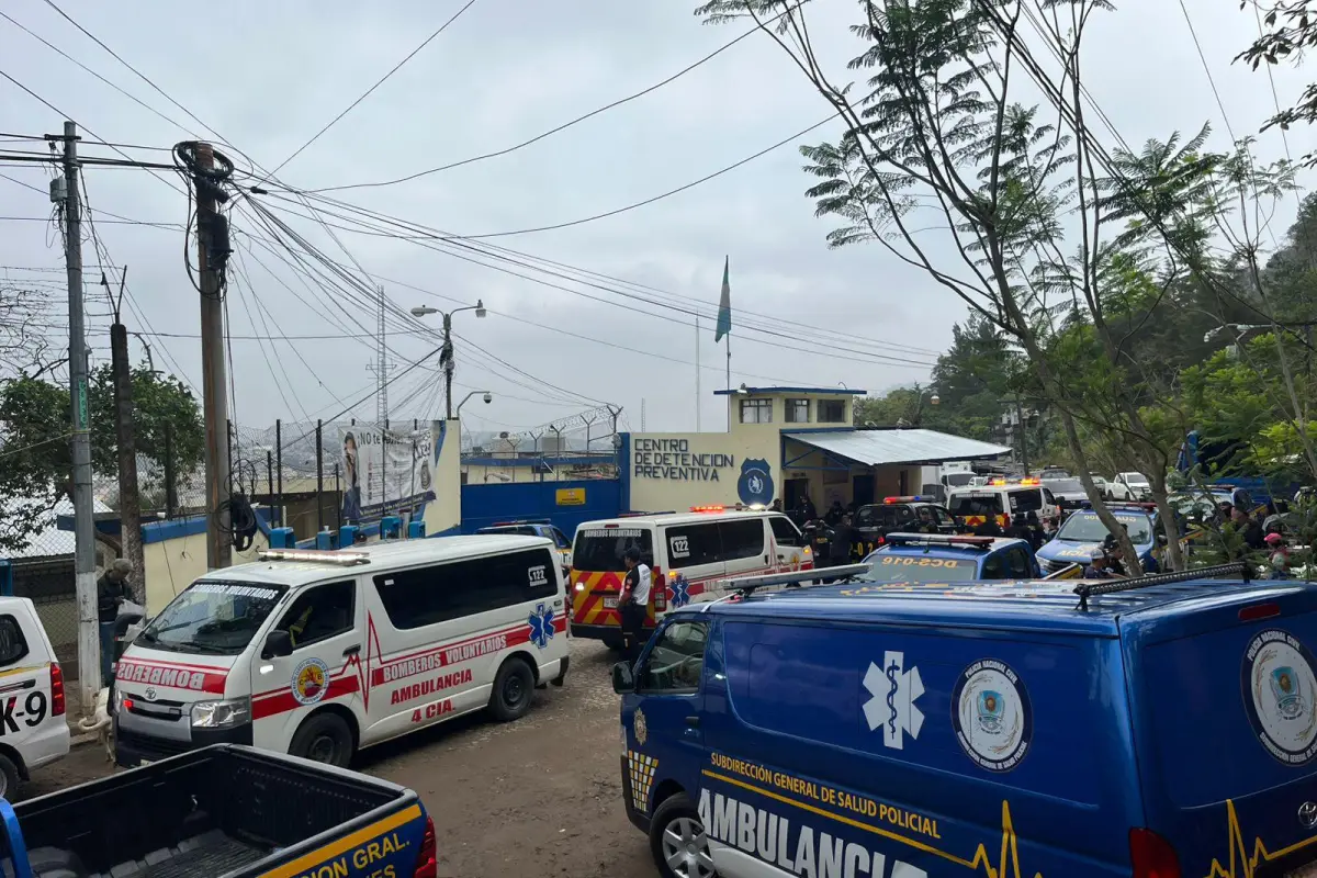 Los cuerpos de socorro acudieron al recinto carcelario para apoyar en la atención de los heridos., Bomberos Voluntarios