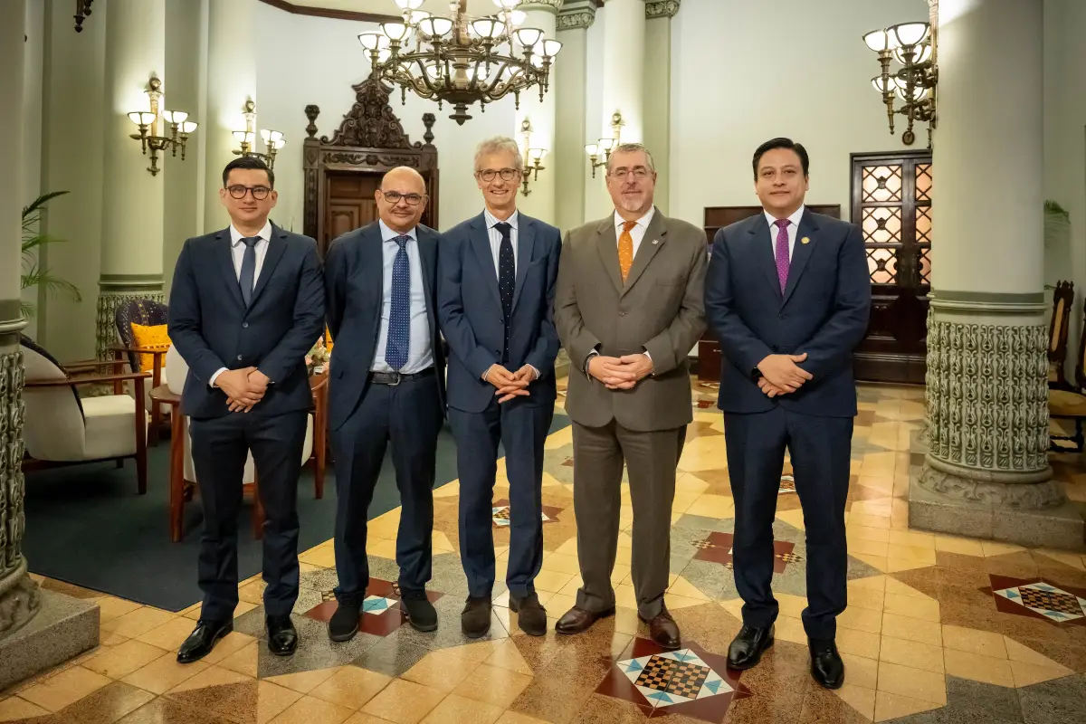 La delegación de Transparencia Internacional fue recibida por el presidente Arévalo y el comisionado anticorrupción, Julio Flores., Gobierno de Guatemala