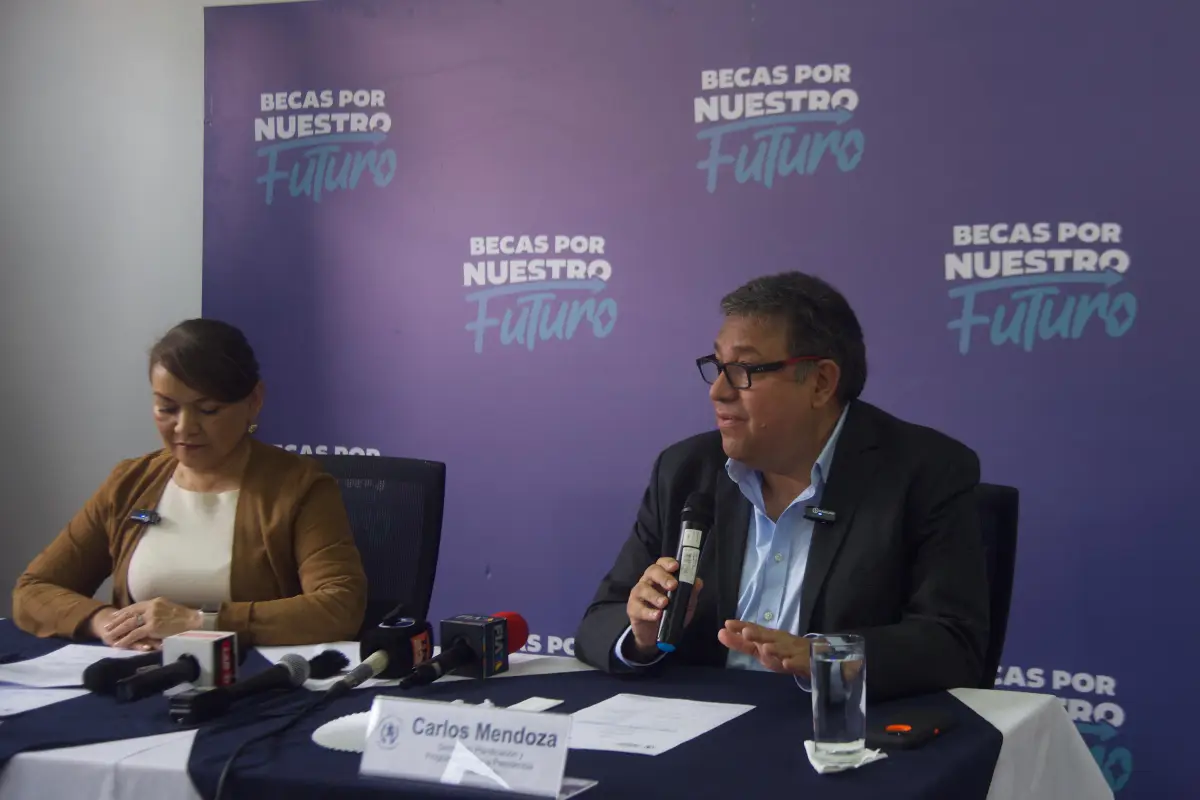 Segeplan presentó los resultados de la primera convocatoria del programa para ofrecer becas a los guatemaltecos., Omar Solís, Emisoras Unidas