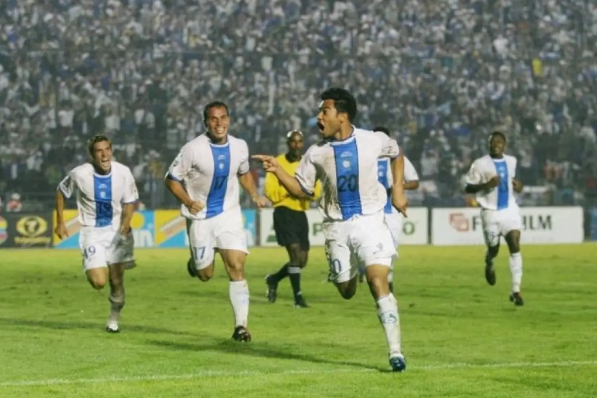 Carlos Ruiz hizo el gol que llevó a una fase final por última vez a la Selección Nacional 