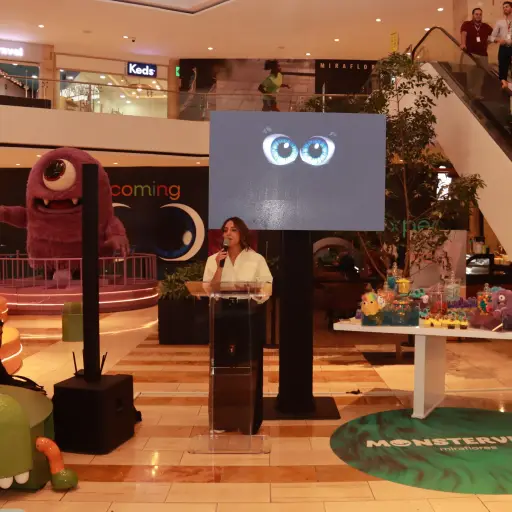 María José Marroquín, Gerente del Centro Comercial Miraflores, en la inauguración de Monsterville, la nueva experiencia mágica para toda la familia. ,Foto Alex Meoño