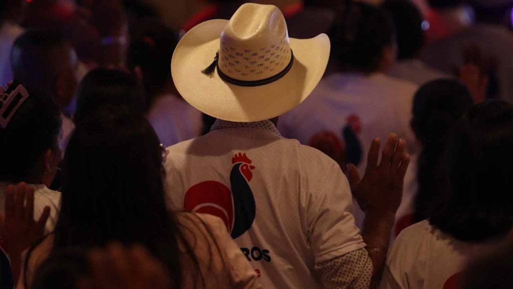 Rudy Guzmán relecto como secretario general de Nosotros | 