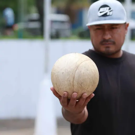 El juego de pelota se juega en equipos de dos hasta cuatro personas. En otras modalidades, los equipos pueden ser de hasta de 12 jugadores, explicó el jugador Marco Tulio Ramírez.  ,Alex Meoño 