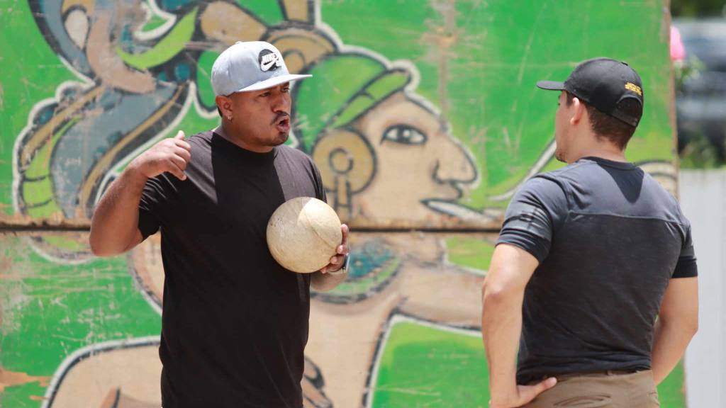 Promueven la práctica del juego de pelota maya entre jóvenes | Álex Meoño
