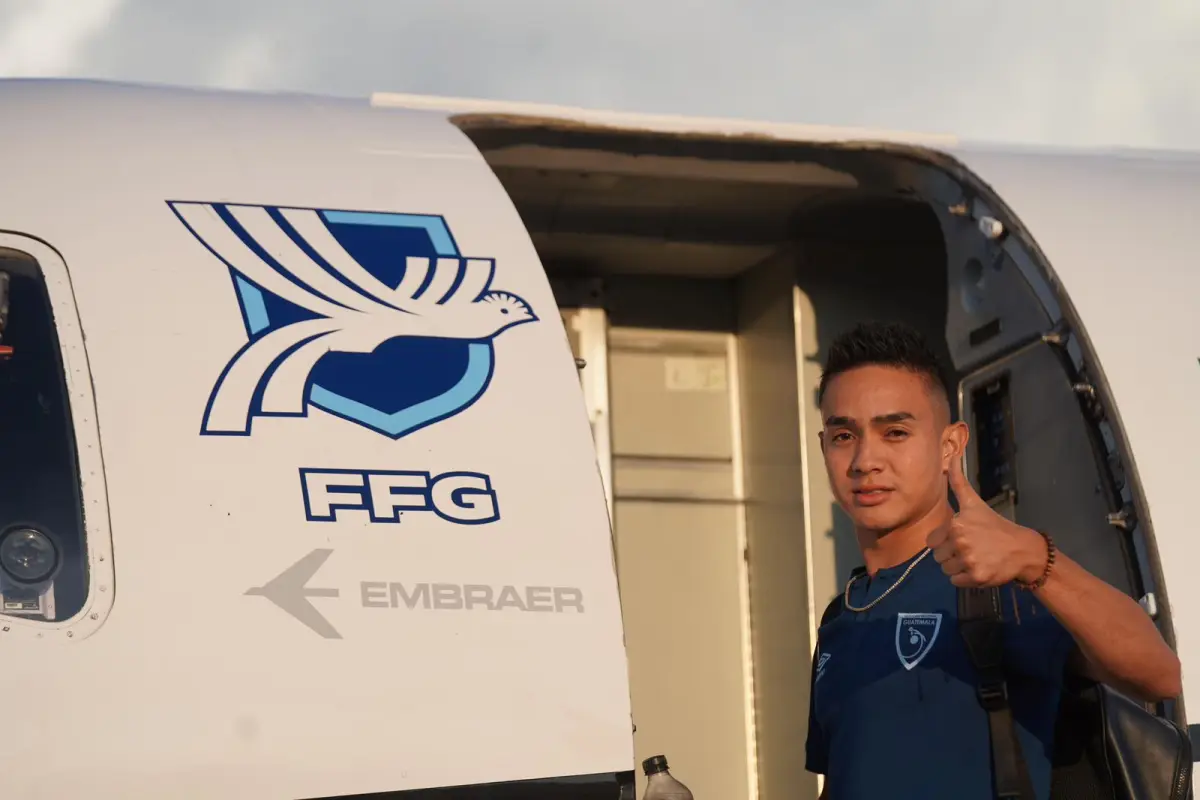 Oscar Santis, delantero de la Selección de Guatemala - FFG