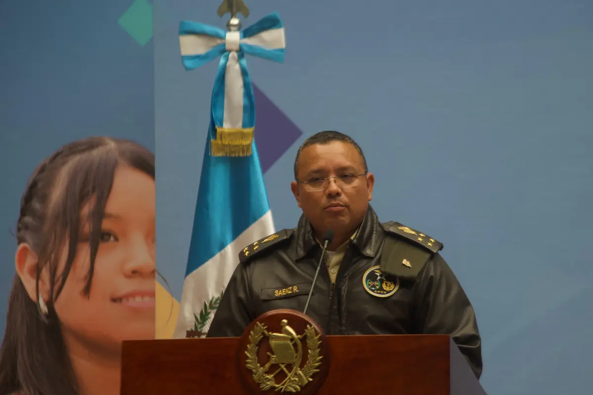 El ministro de la Defensa, Henry Sanez, explica las acciones del Ejército durante una conferencia en el Palacio Nacional., Omar Solís/Emisoras Unidas