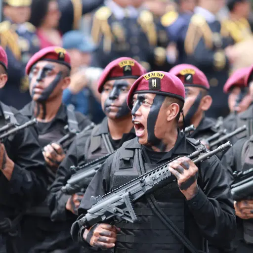 Las distintas unidades militares recorren la Avenida Las Américas y Reforma. ,Foto Alex Meoño