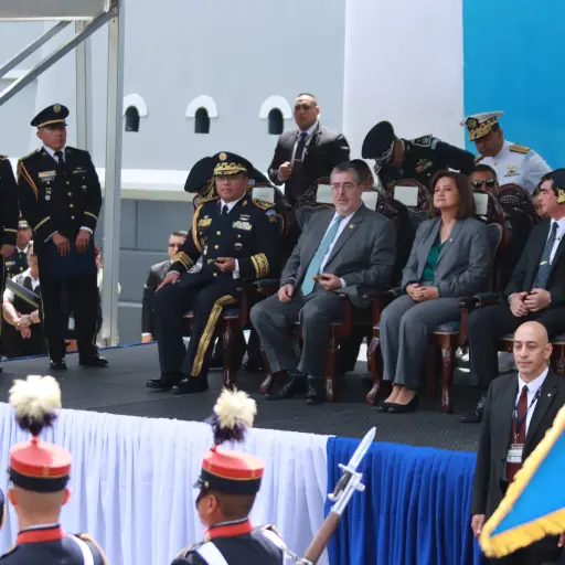 El Presidente aseguró que el Ejército es una institución comprometida con el Estado de Derecho y el orden constitucional.  ,Foto Alex Meoño