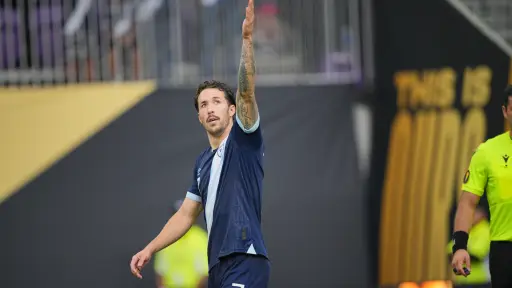 El guatemalteco Aaron Herrera se queda sin equipo