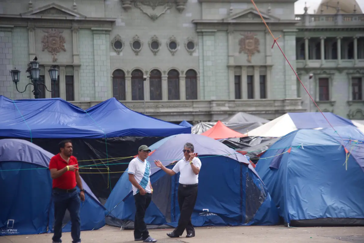 Maestro intenta limitar labor periodística, Omar Solís