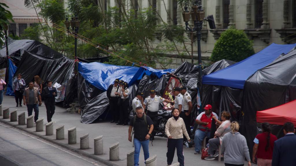 Protesta del magisterio cumple un mes | Omar Solís