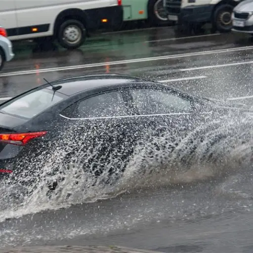 Prevención vial en temporada de lluvias ,Cortesía