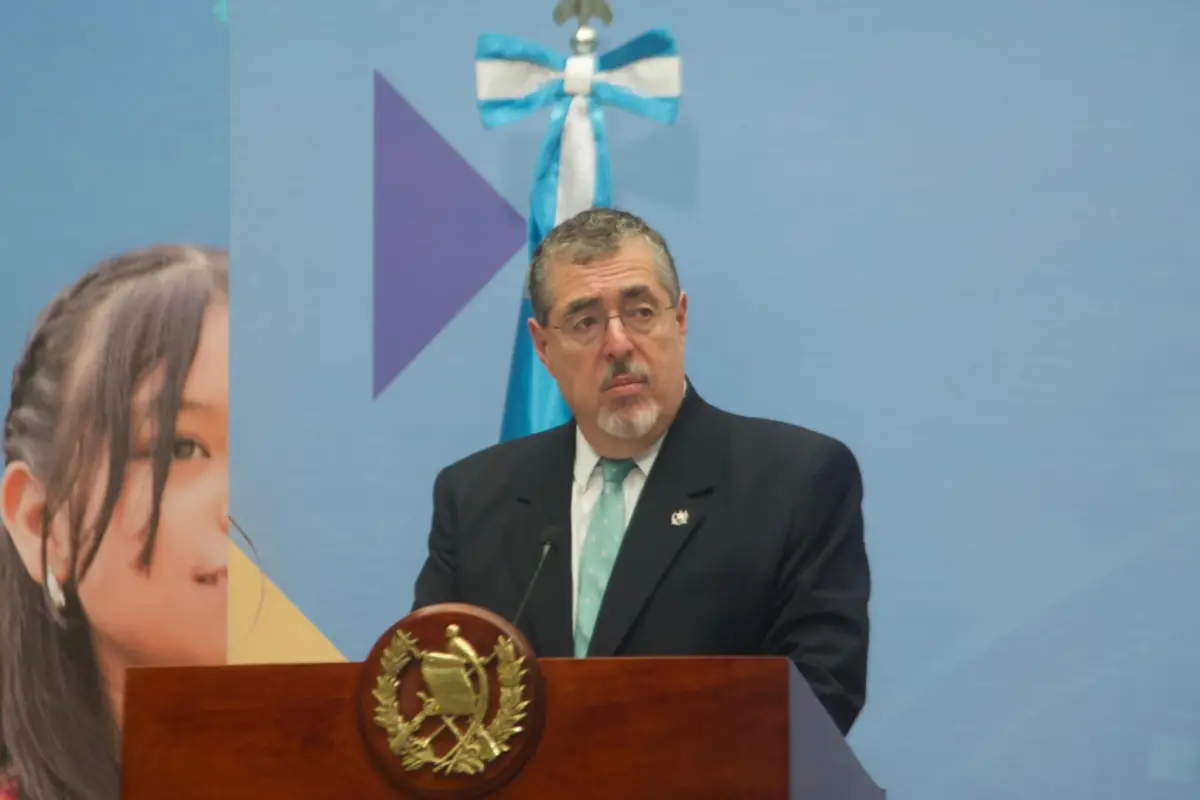 Presidente en conferencia de prensa. , Omar Solís 