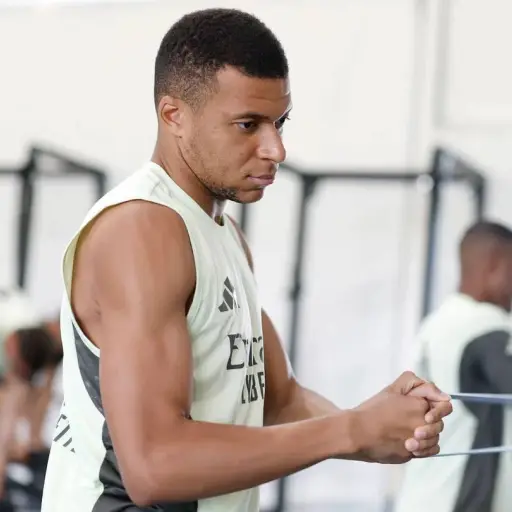 Mbappé se reincorpora a los entrenamientos del Real Madrid - Real Madrid 