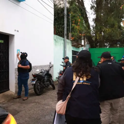 Allanan vivienda de mujer acusada de estafar con falsas plazas laborales.  ,MP. 