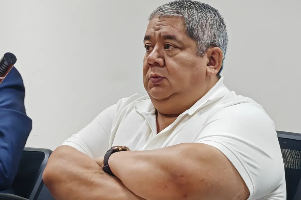 Luis GÃ³mez queda libre de cargos., Ãngel Oliva