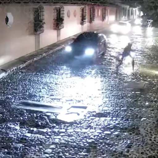 Accidente de motorista en Antigua Guatemala.  ,Captura de pantalla video X.