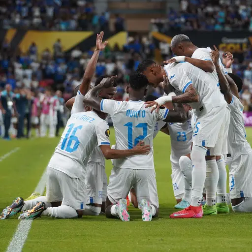 Celebración de Honduras ante El Salvador en la Copa Oro 2025 - FFH