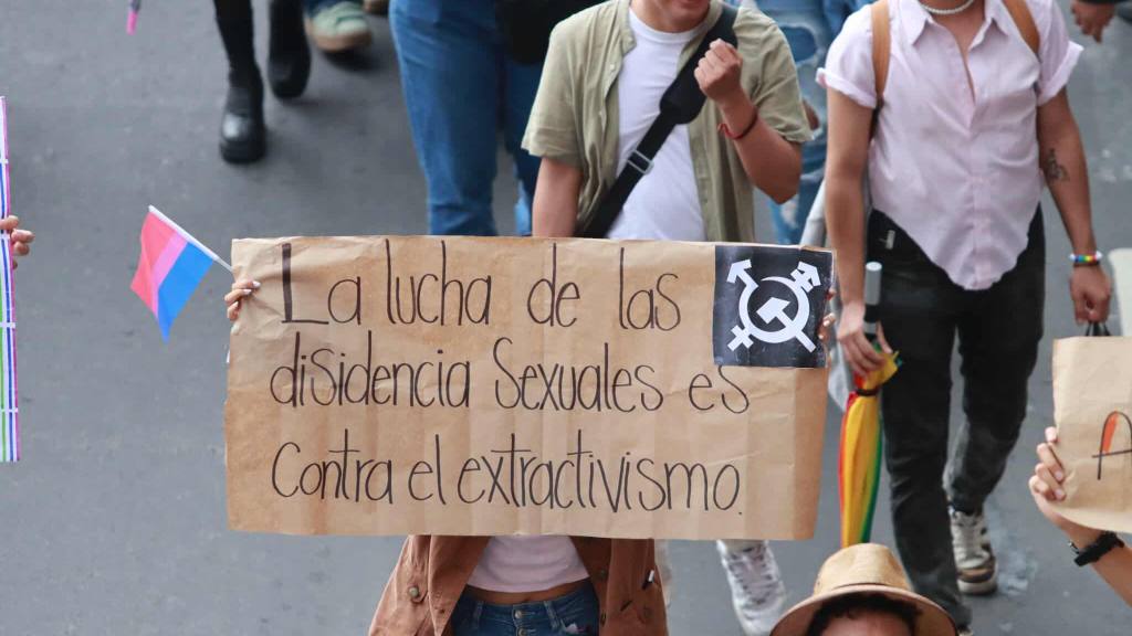 Grupos LGTBIQ+ llenan la ciudad con los colores del arcoíris | Álex Meoño