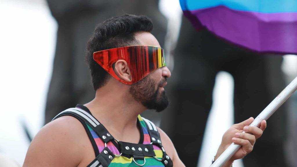 Grupos LGTBIQ+ llenan la ciudad con los colores del arcoíris | Álex Meoño