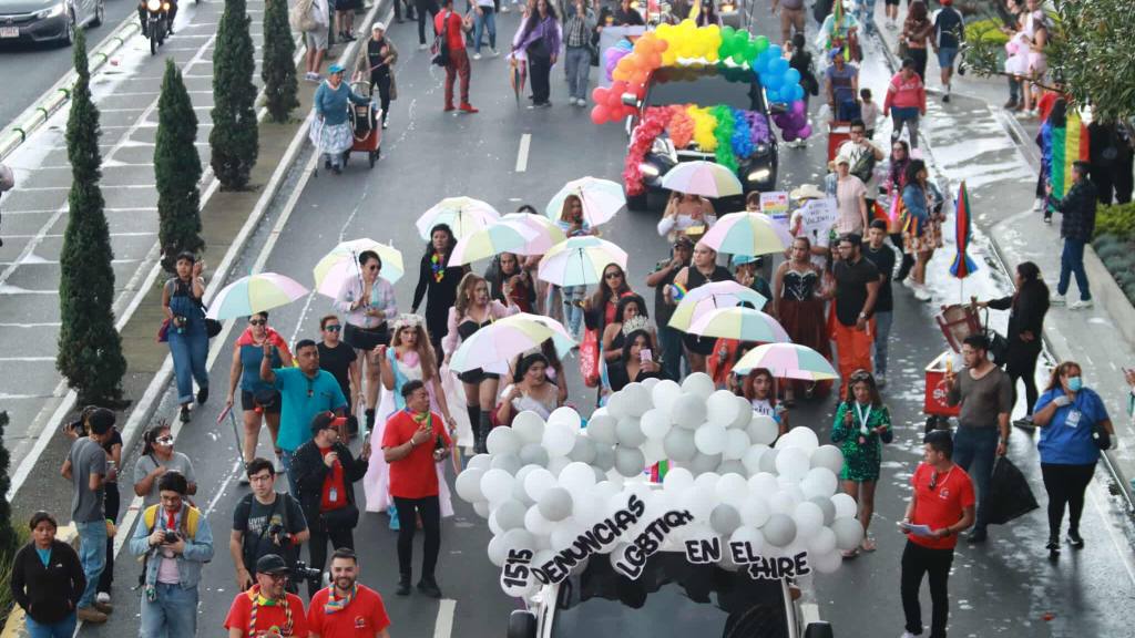 las integrantes del movimiento LGTBIQ+ pidieron resolver todos los casos de violencia en contra de su grupo,  | Álex Meoño