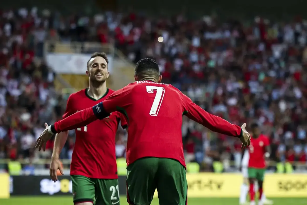 Diogo Jota celebra un gol con Cristiano Ronaldo - instagram @diogoj_18