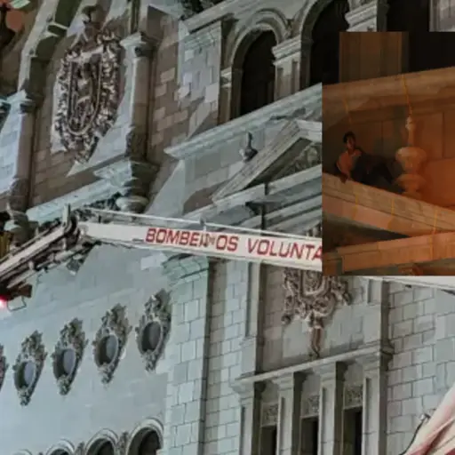 Momento en el que los socorristas logran el descenso de este hombre rescatado de la cornisa del Palacio Nacional. ,