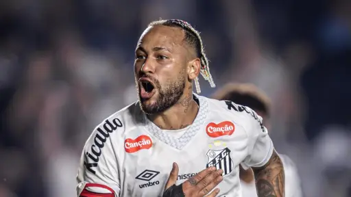 Santos, con gol de Neymar, vence a Flamengo 