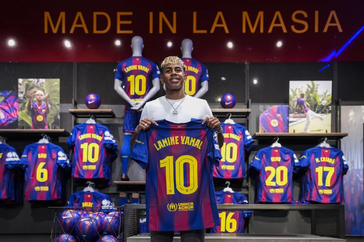 Lamine Yamal portará la 10 para esta temporada. 