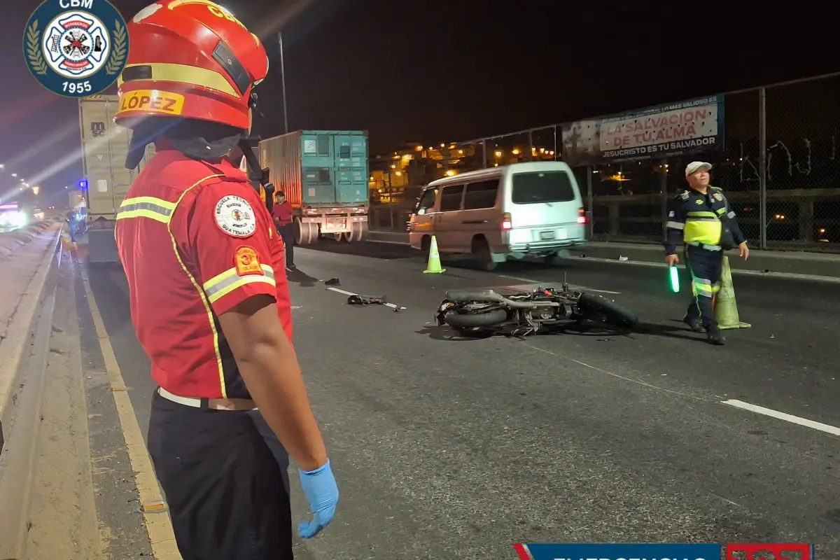 El accidente ocurrió sobre el puente El Incienso., Bomberos Municipales