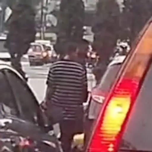 Simulan vender dulces y asaltan en segundos. ,Captura de pantalla video TikTok.