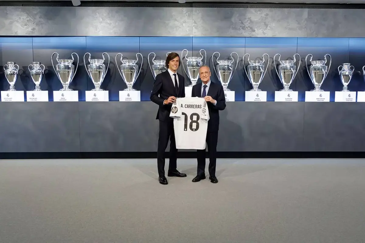 Álvaro Carreras fue presentado como nuevo jugador del Real Madrid - Real Madrid C.F.