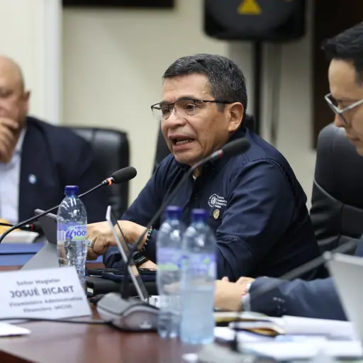 Minitro Miguel Ángel Díaz ,Congreso