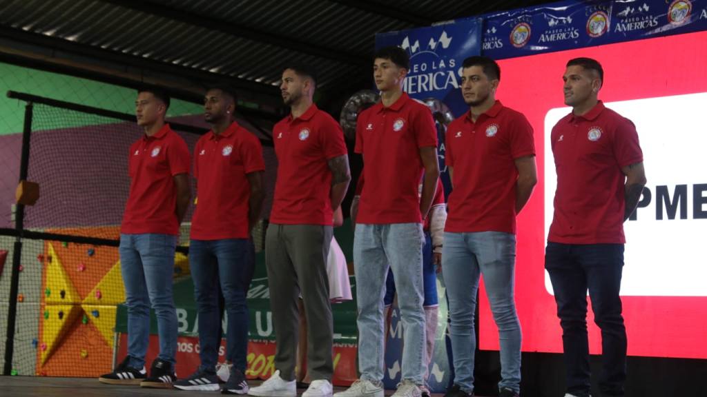 Presentación oficial del uniforme de Xelajú 2025-2026 | Wilber Colloy 
