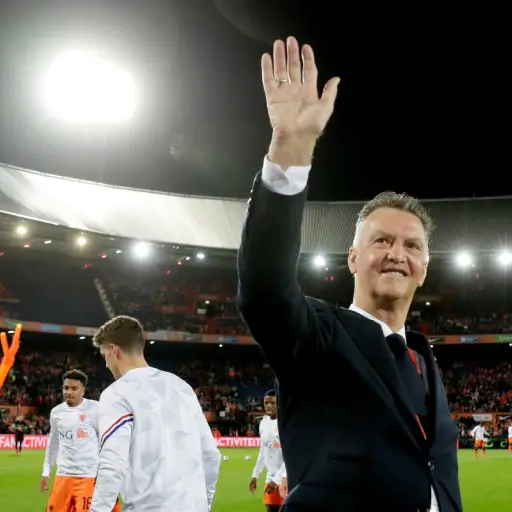 El entrenador Louis van Gaal vence el cáncer - Ons Oranje