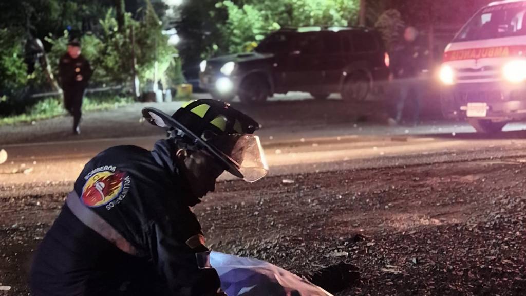 Accidentes de tránsito dejan dos fallecidos y cinco heridos | Bomberos Voluntarios