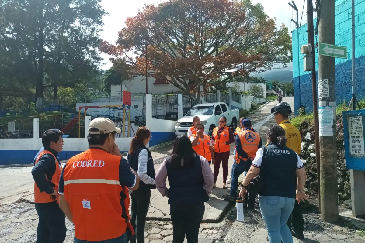 Delegados de Conred visitaron las casas dañadas en San Vicente Pacaya, Escuintla., Conred