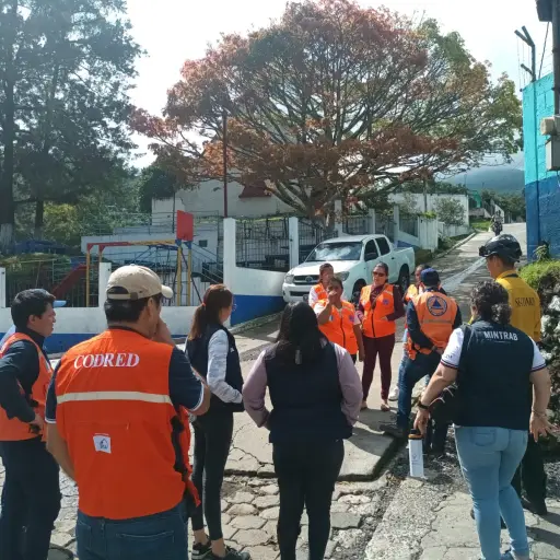 Delegados de Conred visitaron las casas dañadas en San Vicente Pacaya, Escuintla. ,Conred