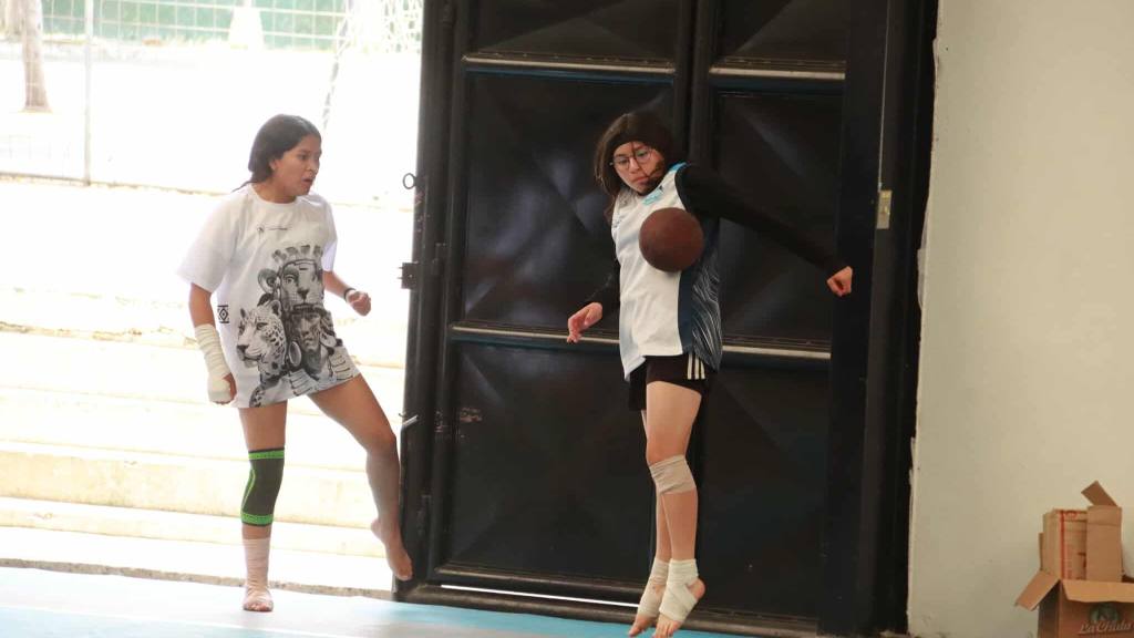 Jóvenes celebran la cultura con un torneo de pelota maya | Álex Meoño