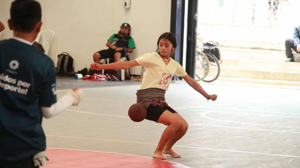 Jóvenes celebran la cultura con un torneo de pelota maya | Álex Meoño