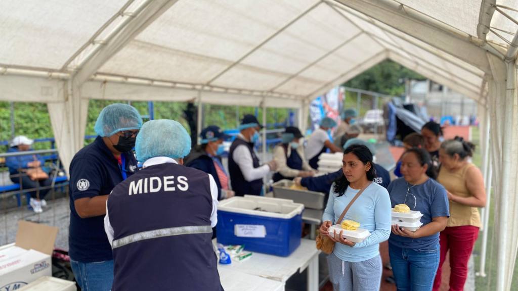 Ayuda llega en 4x4 por derrumbes tras secuencia sísmica | Conred