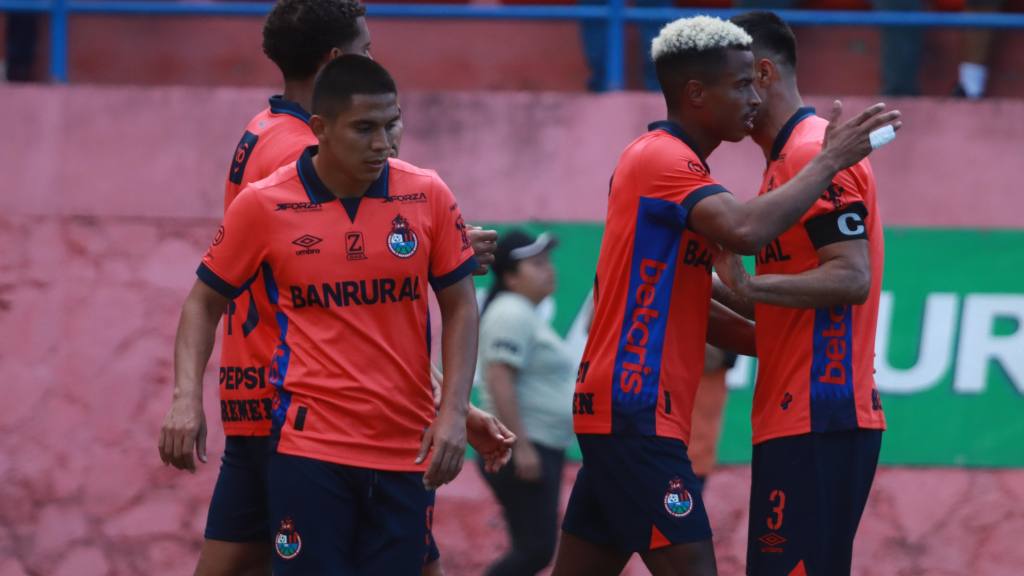 Celebración de Municipal ante Alianza | Alex Meoño