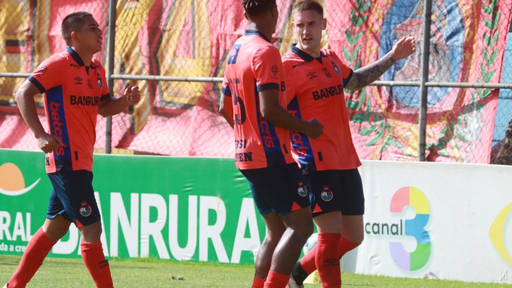 Celebración de Municipal ante Alianza | Alex Meoño