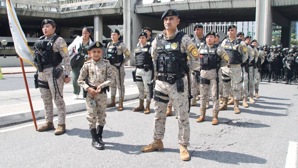 PNC conmemora su 28 aniversario con desfile en la capital | PNC