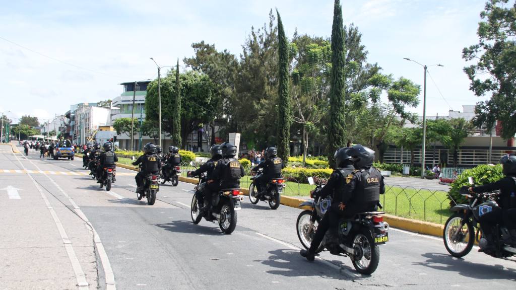 PNC conmemora su 28 aniversario con desfile en la capital | PNC