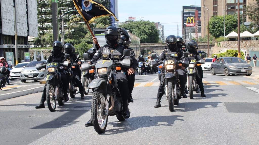 PNC conmemora su 28 aniversario con desfile en la capital | PNC